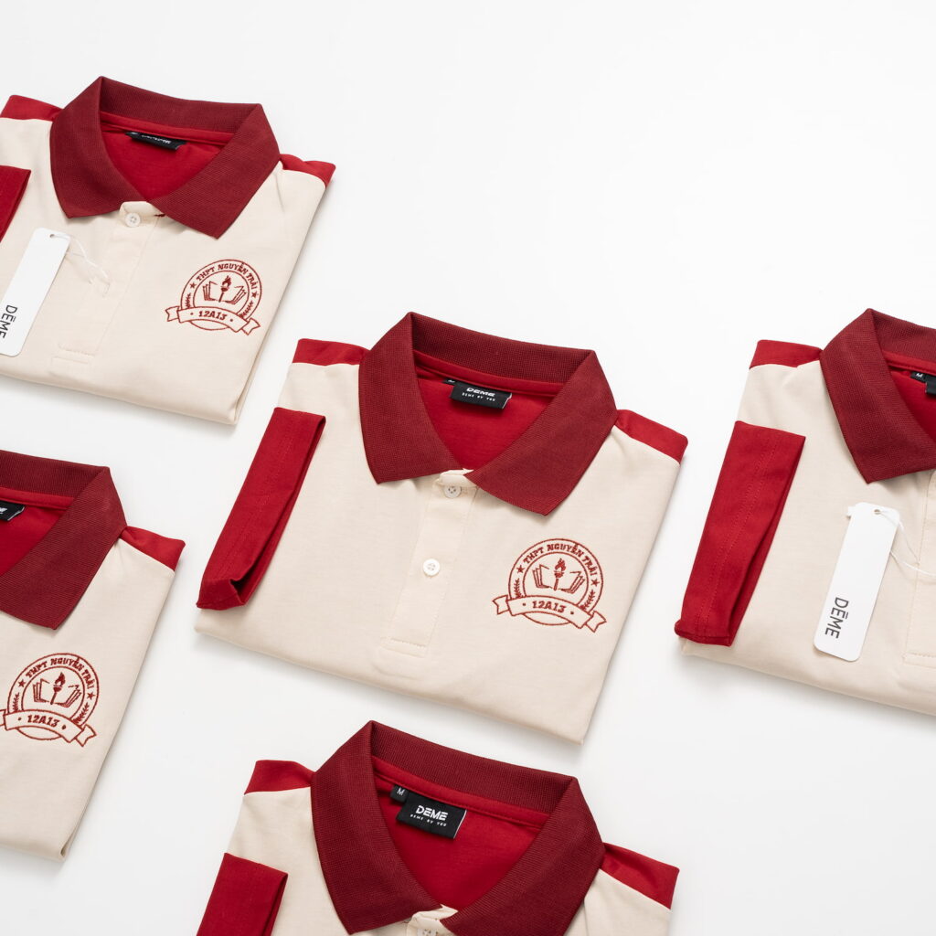 Đồng phục lớp Áo polo De-nova màu Đỏ đô phối ngực be