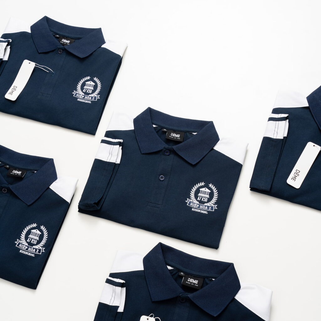 Đồng phục lớp Áo polo De-nova màu Xanh than phối vai trắng sọc tay