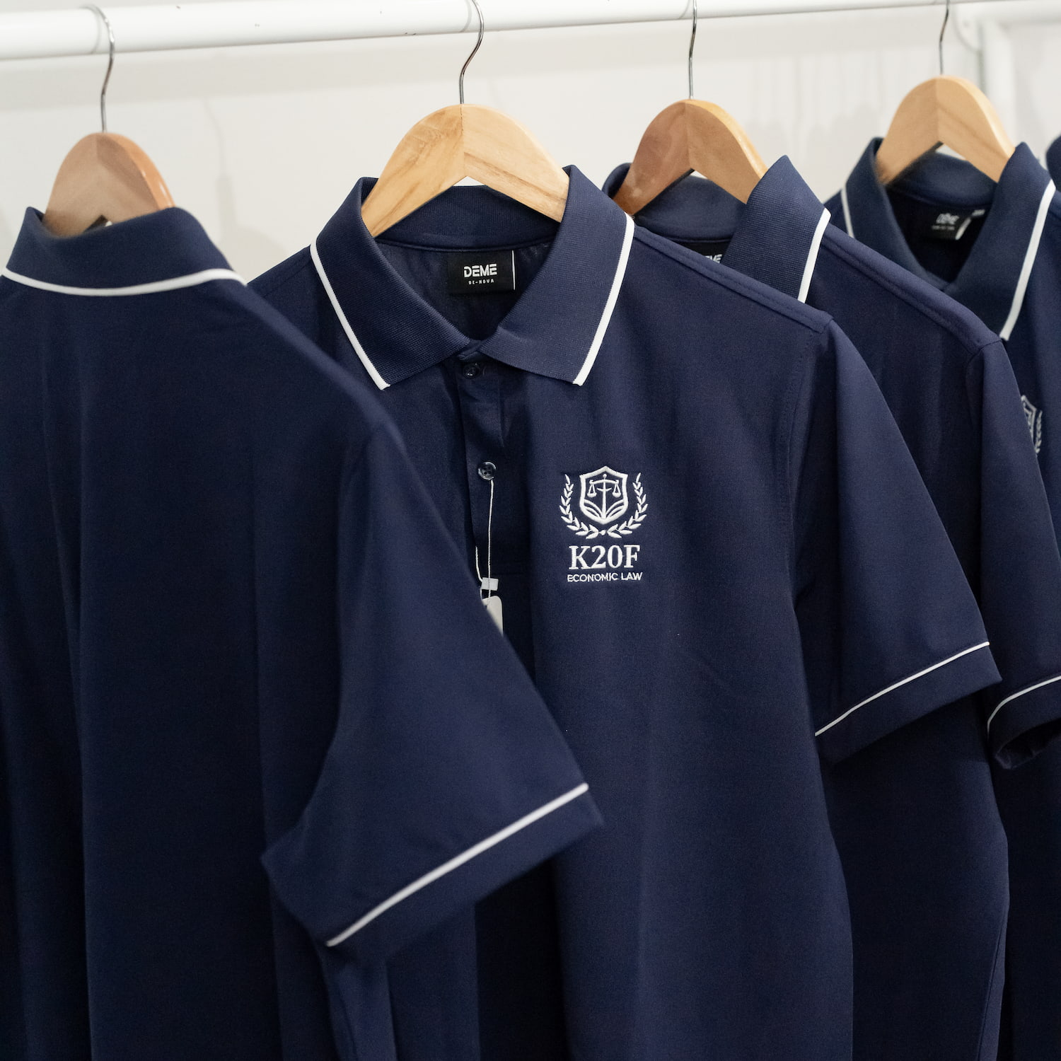 Đồng phục lớp Áo polo De-nova màu Xanh đen phối viền trắng